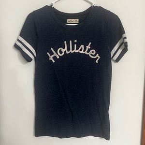 Hollister Women’s T-Shirt (Medium)